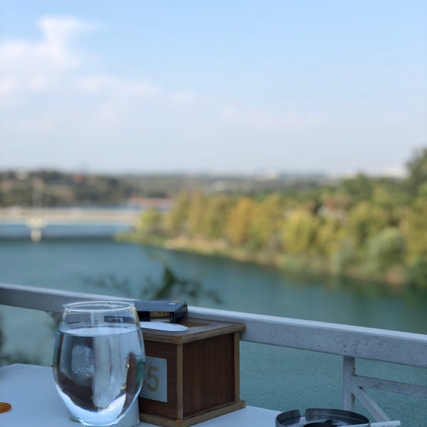 Foto diambil di Çapa Restaurant oleh Abit Y. pada 9/6/2022