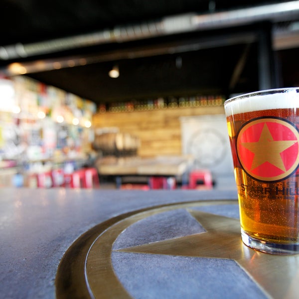 8/29/2014 tarihinde Starr Hill Breweryziyaretçi tarafından Starr Hill Brewery'de çekilen fotoğraf
