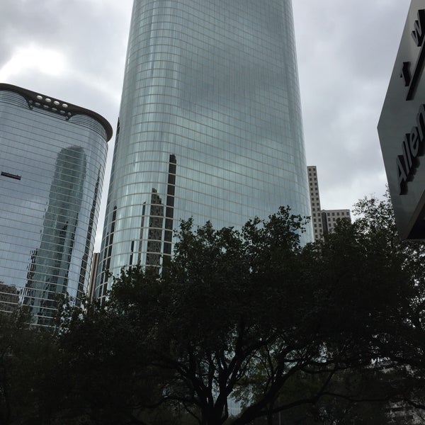 Three allen Center Parking Garage - Parking in Downtown Houston