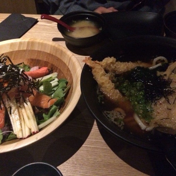 Photo taken at Sakanaya Restaurant by soojoo on 5/1/2014