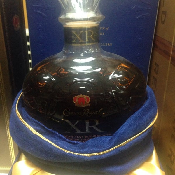 Roy's Wine & Spirits Liquor Store in Lawrence