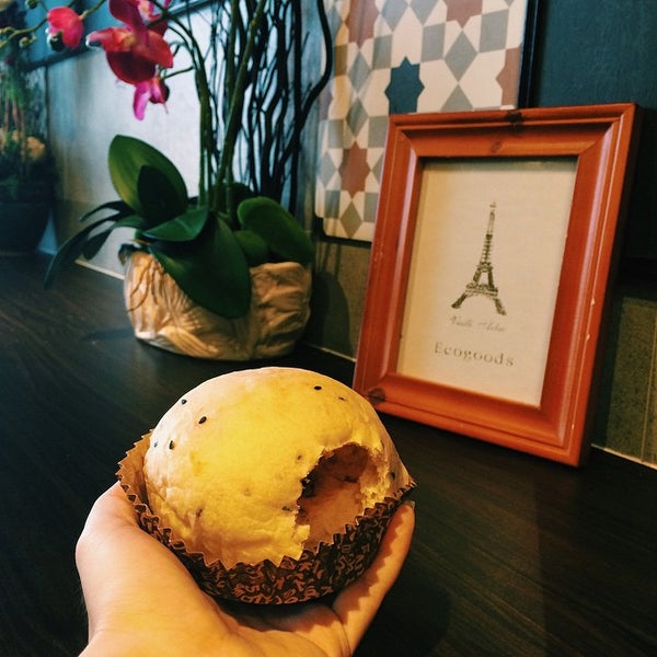 Das Foto wurde bei Love A Loaf Bakery &amp; Café von Cleryce L. am 5/16/2015 aufgenommen