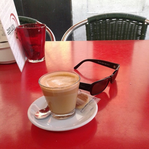 3/17/2014 tarihinde Nelson U.ziyaretçi tarafından Café Tomate'de çekilen fotoğraf