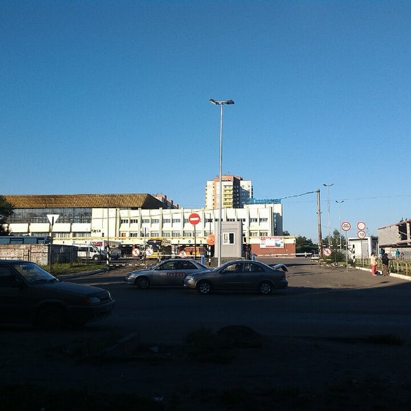 Автовокзал омск горьковское. Горьковское автовокзал. Автовокзал омск горьковское. Продажа билетов приостановлена что означает. Автовокзал омск 2012.