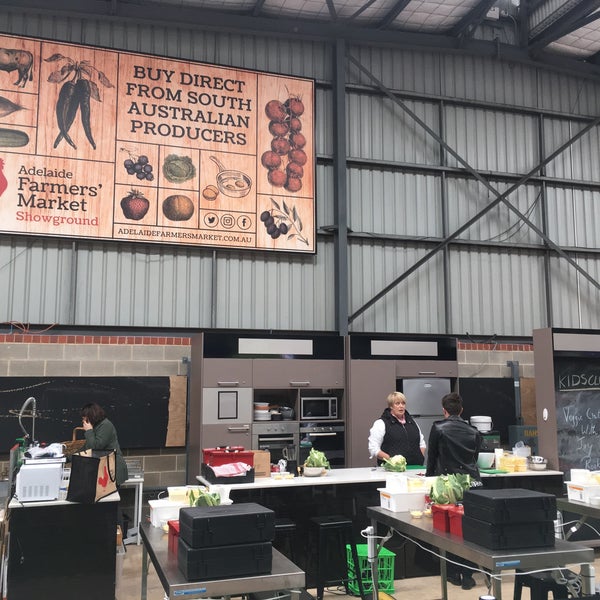 รูปภาพถ่ายที่ Adelaide Showground Farmers&#39; Market โดย Lemuel ❖ เมื่อ 9/22/2019