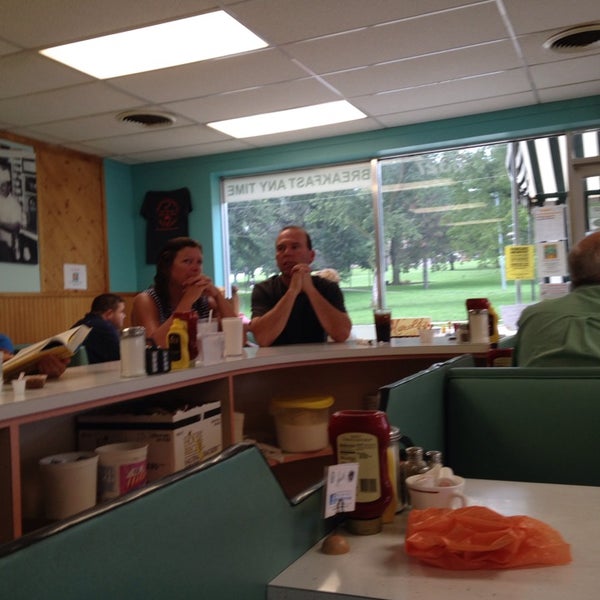 Photo taken at Harold&#39;s Koffee House by Stan E. on 8/30/2014