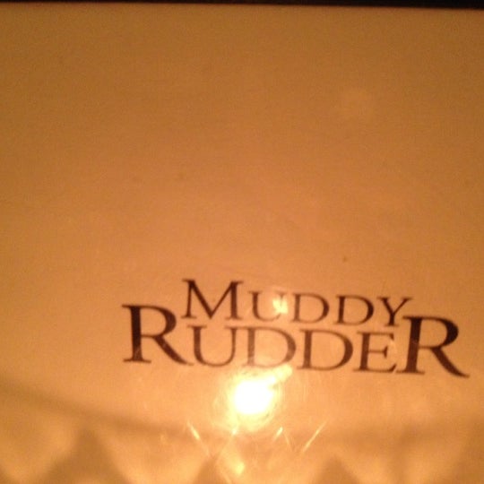 Das Foto wurde bei Muddy Rudder Restaurant von Julie W. am 9/22/2012 aufgenommen