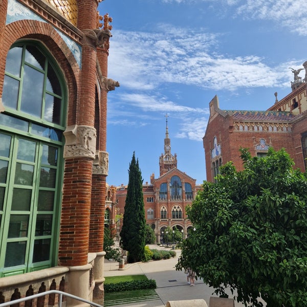 Снимок сделан в Sant Pau Recinte Modernista пользователем Akos B. 7/7/2023