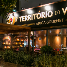 รูปภาพถ่ายที่ Território do Vinho โดย Território do Vinho เมื่อ 1/7/2014