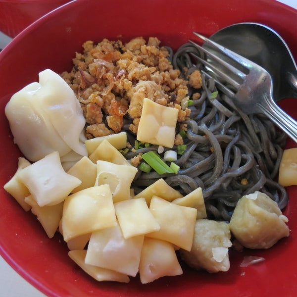 Check out our review about Mie Akhirat at http://timetodrool.blogspot.com/2013/12/mie-akhirat-jalan-progo.html