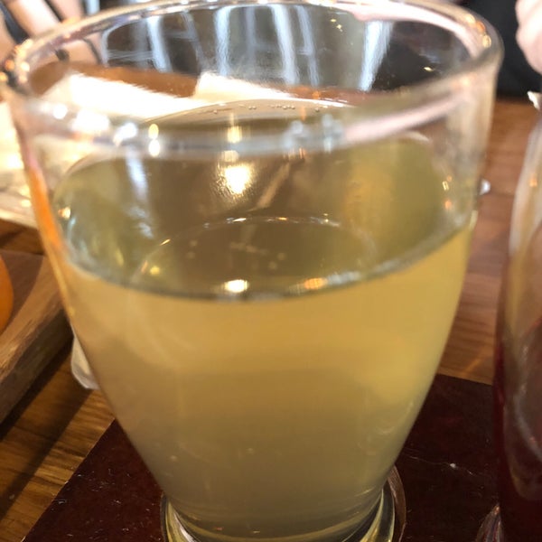 3/24/2018에 Drunken Y.님이 Urban Orchard Cider Co.에서 찍은 사진