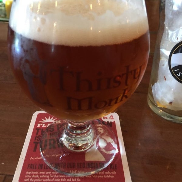 9/17/2016에 Drunken Y.님이 Thirsty Monk Brewery &amp; Pub에서 찍은 사진