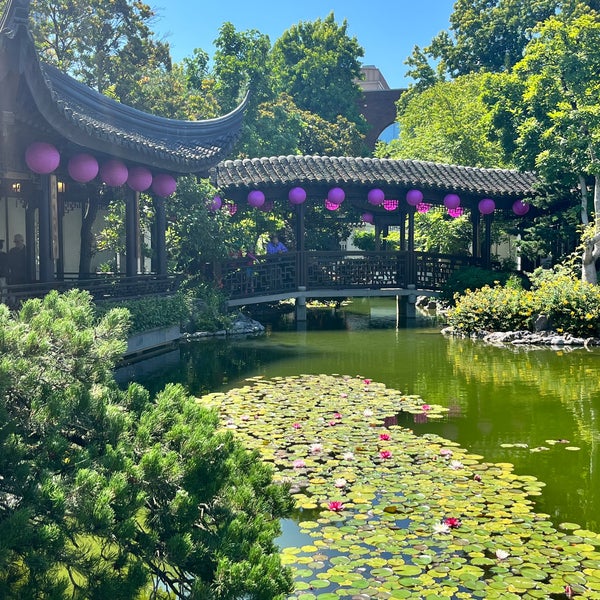 Photo taken at Lan Su Chinese Garden by Stephanie S. on 7/9/2023