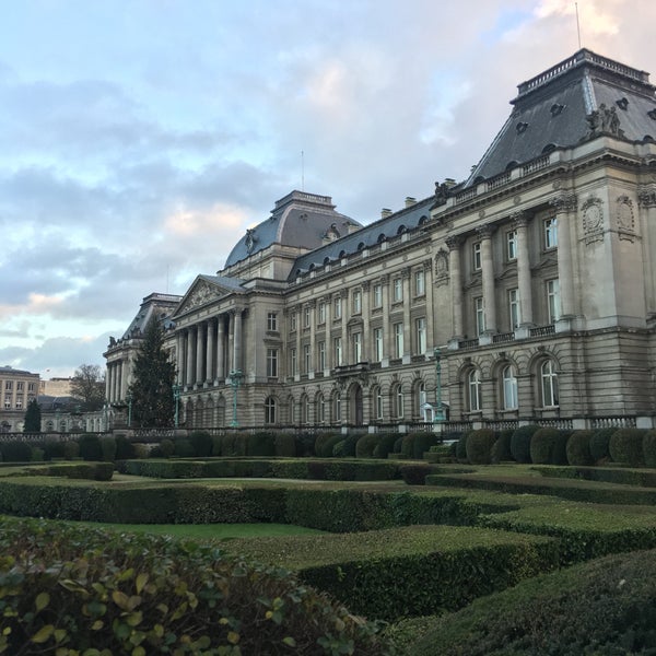 รูปภาพถ่ายที่ Palais du Coudenbergpaleis โดย Stephanie S. เมื่อ 12/28/2017