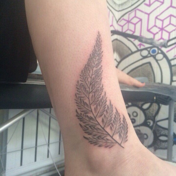 Kimberly halsey. Тату погон на плече. Mari s tattoo. Футболки в стиле татуировок женские. Mari s tattoo.