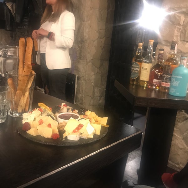 10/11/2018 tarihinde Анастасия Л.ziyaretçi tarafından 4friends Whiskey Pub'de çekilen fotoğraf