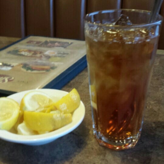Photo taken at Shari&#39;s Cafe and Pies by Thelma P. on 2/12/2016