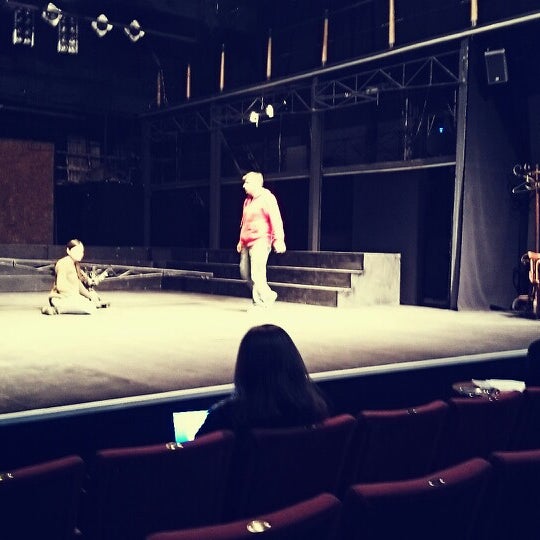 Foto scattata a Iliauni Theatre | ილიაუნის თეატრი da Geørge C. il 2/10/2014