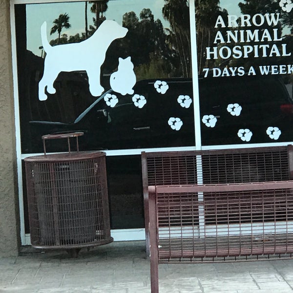 Снимок сделан в Arrow Animal Hospital пользователем James V. 2/13/2017