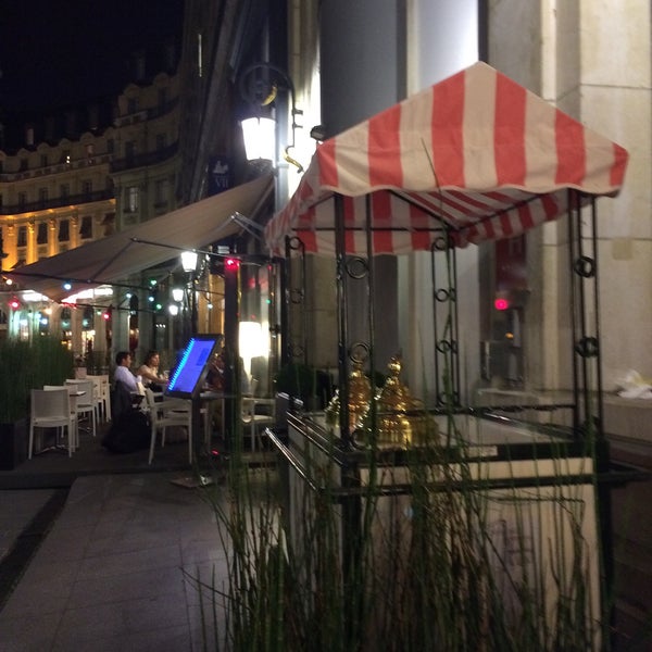 Photo taken at Hôtel Indigo Paris - Opéra by Laurence R. on 7/2/2015