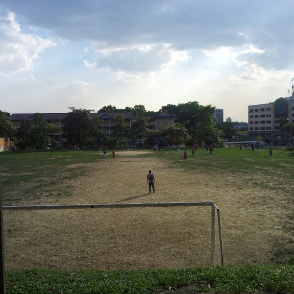 Kompleks Sukan Desa Tasik