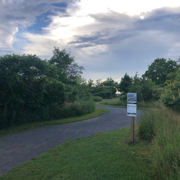 Devil's Punch Bowl Scenic Lookout