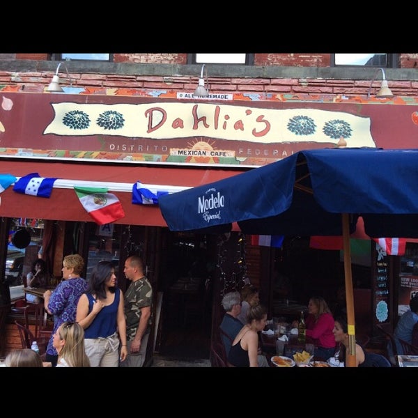 6/22/2014 tarihinde Richard S.ziyaretçi tarafından Dahlia&#39;s Mexican Restaurant'de çekilen fotoğraf