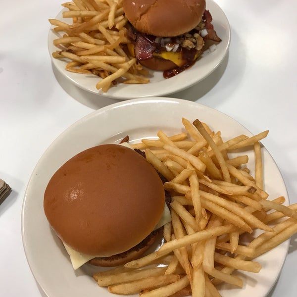 Steak 'n Shake American Restaurant in Joliet