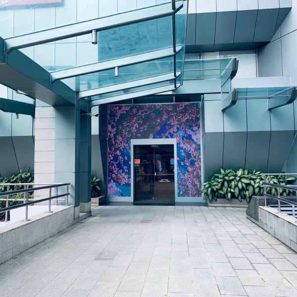 Singtel Shop Orchard Road 0100, Comcentre 2