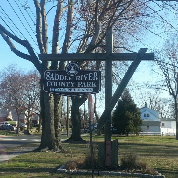 Saddle river. Saddle river. Сэддл-ривер фото улиц. Saddle river. Каменные гостиницы в норвегии.