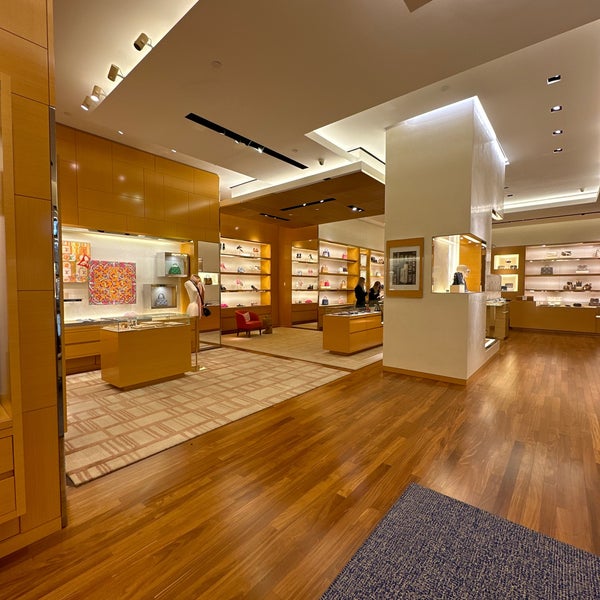 Style: At last, Louis Vuitton store opens in Galleria in Edina