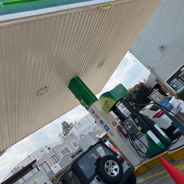 BP Plaza Los Encinos Gasolinera