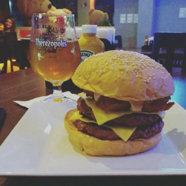 Foto tomada en T-Bones Steak &amp; Burger  por Flávio A. el 2/20/2016