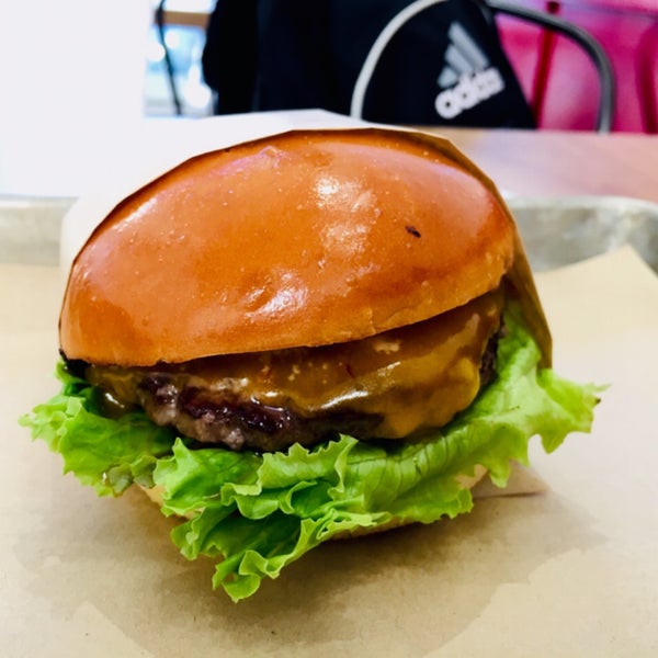 The kids burger is the best bang for the buck 🍔💥 💵!