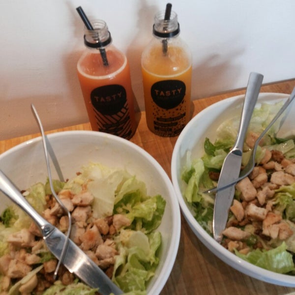 Photo taken at Tasty Salad Shop by Ana Paula d. on 12/3/2014