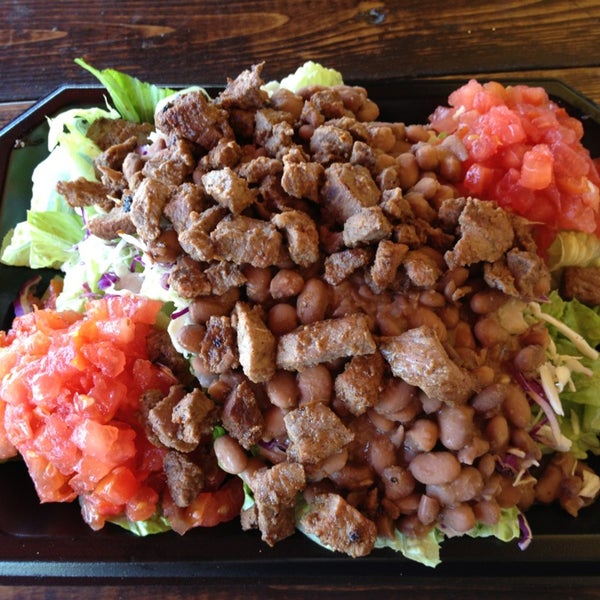 Foto diambil di The Whole Enchilada Fresh Mexican Grill oleh Pete W. pada 1/24/2013