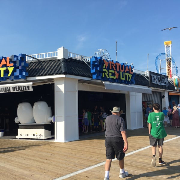 Mia S Christmas Gallery 1078 Boardwalk