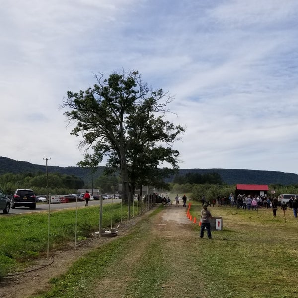 Photo taken at Indian Ladder Farms by Ian L. on 9/22/2018