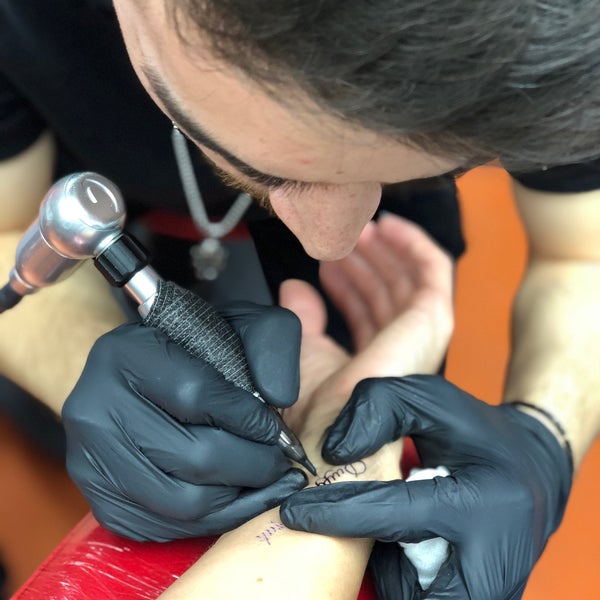 12/12/2017에 Melek님이 Vagonart Tattoo &amp; Piercing에서 찍은 사진