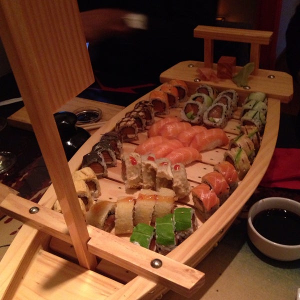 Buen sushi. Excelente ambientación !