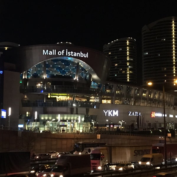 รูปภาพถ่ายที่ Mall of İstanbul โดย Ezgi E. เมื่อ 4/17/2015