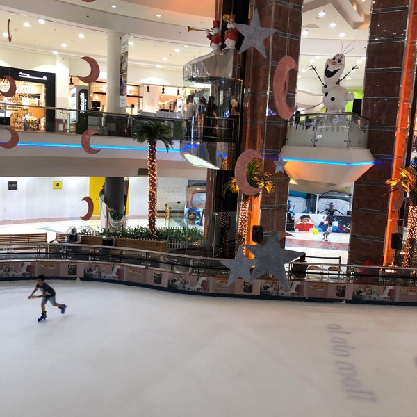 Foto tirada no(a) Al Ain Mall por Rouge V. em 10/1/2018