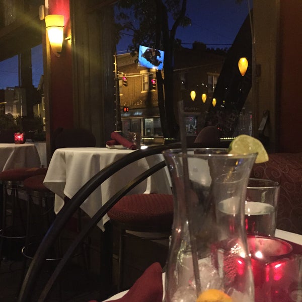 รูปภาพถ่ายที่ Barcelona Restaurant &amp; Bar โดย Bliss เมื่อ 7/31/2015