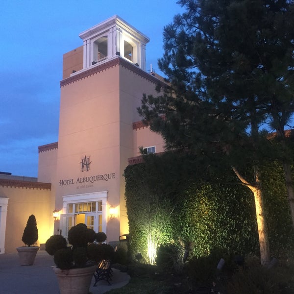 Das Foto wurde bei Hotel Albuquerque at Old Town von Bliss am 2/4/2017 aufgenommen