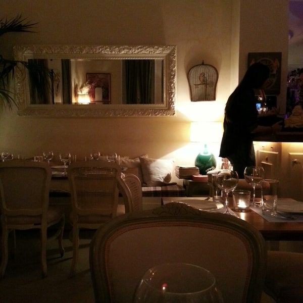 1/25/2014 tarihinde Afrodite L.ziyaretçi tarafından Casa Restaurant &amp; Cocktail Bar'de çekilen fotoğraf