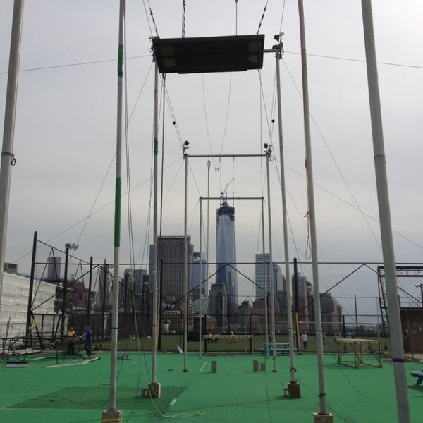 Foto scattata a Trapeze School New York da Rob W. il 3/24/2013