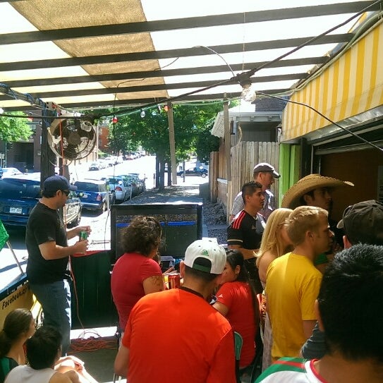 รูปภาพถ่ายที่ Zocalo Restaurant &amp; Bar โดย Jason C. เมื่อ 6/29/2014