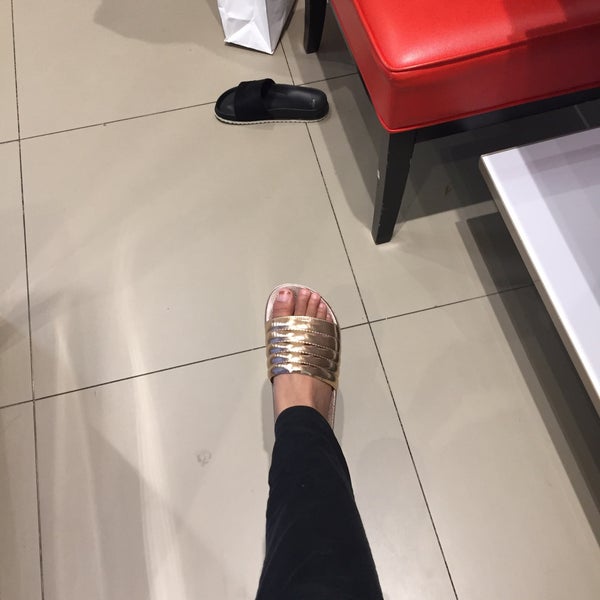 clarks shoes ioi city mall