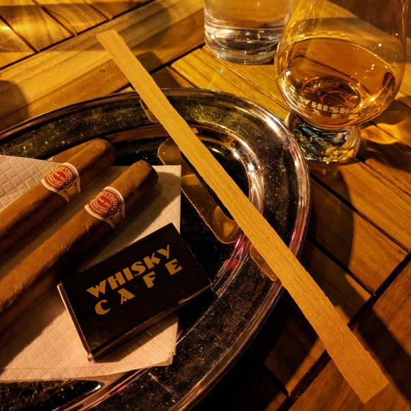 Cigare + whisky / mercredi 25 mai 2016 / dernière journée autorisé / loi fumer sur la terrasse extérieure