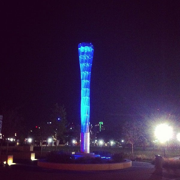 Foto scattata a The Tower at Cityplace da John S. il 10/19/2012